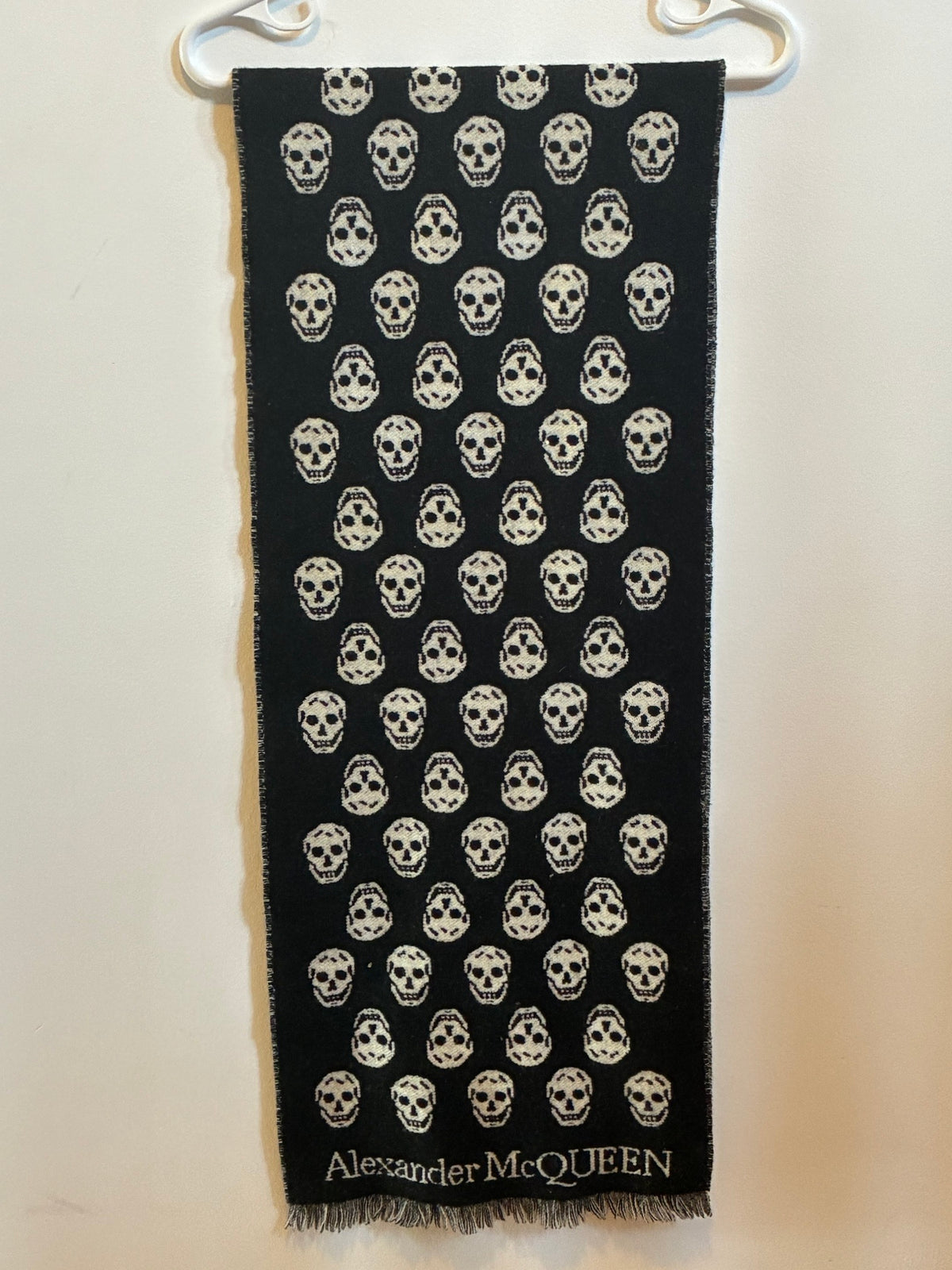 Alexander McQueen Skull Long Scarf in Black, 100% Wool, Pre-owned in excellent condition