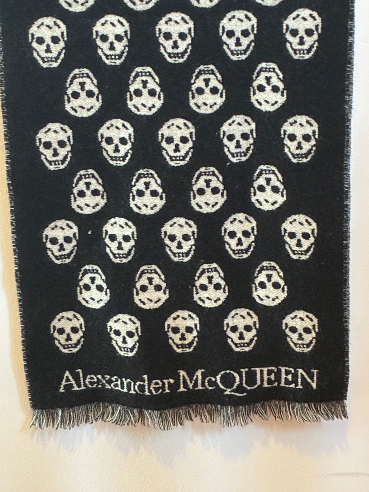 Alexander McQueen Skull Long Scarf in Black, 100% Wool, Pre-owned in excellent condition